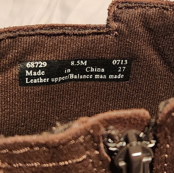 Clarks Brown Suede Ankle Boots Size 8½ - Picture 9 of 9